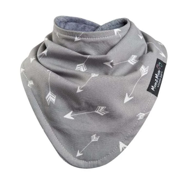 Chic grey arrows reversible bib with waterproof layer and cotton backing, perfect for ages 4 months to 3 years.