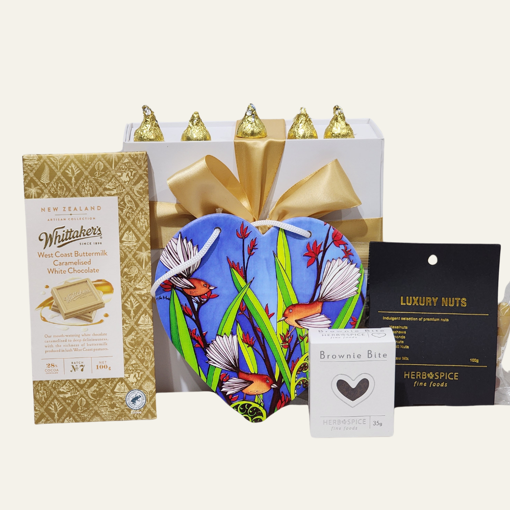 Fantail & Treats Gift Box