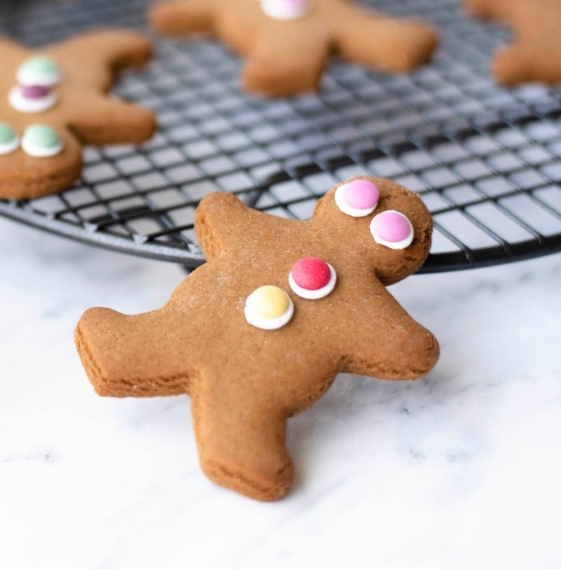 Molly Woppy Ginger Kid: Delightful, natural gingerbread figure with vibrant colors, perfect for sharing and gifting.
